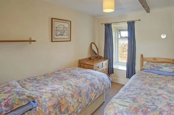 Twin bedroom